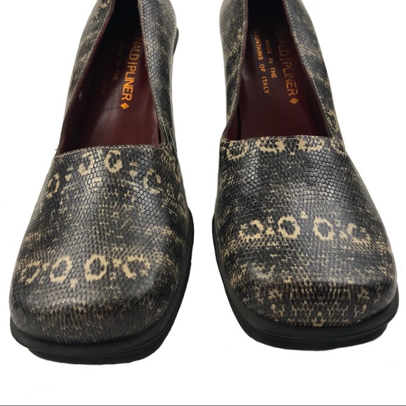 DONALD J PLINER Square Toe Chunky Heel Pumps - Picture 3 of 6